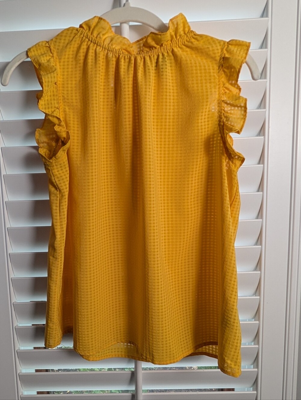 WHO WHAT WEAR Yellow Sleevless Top